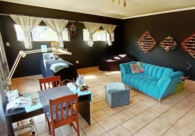 5 Bedroom Property for Sale in Oos Einde North West